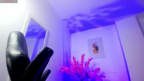 Snapshot of ayliinn_ chatting on March 21, 2:16 am Ayliinn online show from March 21, 2:16 am