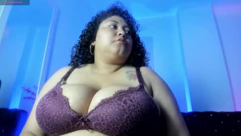 Snapshot of ayliinn_ chatting on March 22, 1:09 am Ayliinn online show from March 22, 1:09 am