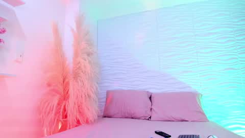 aylinlove_ online show from June 8, 10:59 am