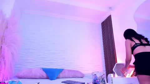 aylinlove_ online show from June 13, 12:03 pm