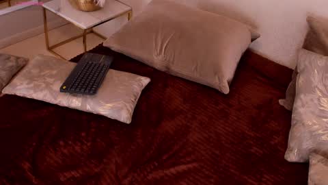 Aylin Millerxs online show from December 10, 11:51 pm