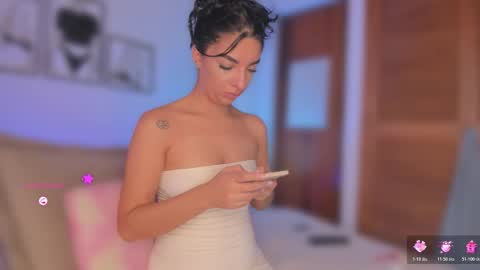 Aylin  online show from February 1, 2:04 pm