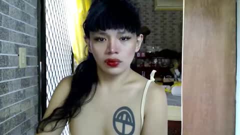 aymkyline online show from March 18, 1:42 am