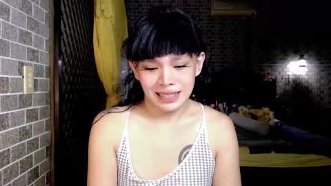 Snapshot of aymkyline chatting on April 9, 10:53 am aymkyline online show from April 9, 10:53 am