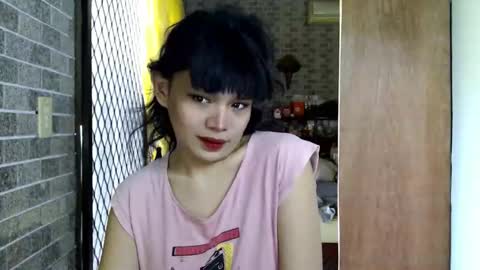 Snapshot of aymkyline chatting on May 3, 2:17 am aymkyline online show from May 3, 2:17 am