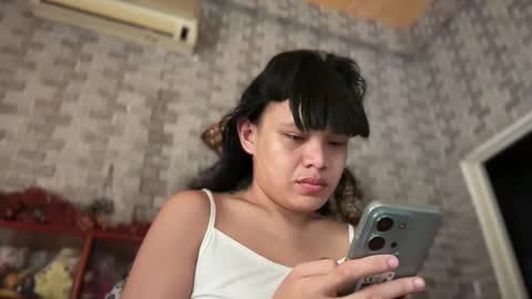 Snapshot of aymkyline chatting on May 27, 1:24 am aymkyline online show from May 27, 1:24 am