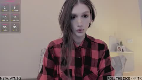 Snapshot of ayn3q chatting on October 28, 7:56 am AYNEK fansly online show from October 28, 7:56 am