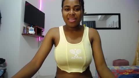 Snapshot of aynaraross1 chatting on February 24, 4:27 am aynaraross1 online show from February 24, 4:27 am