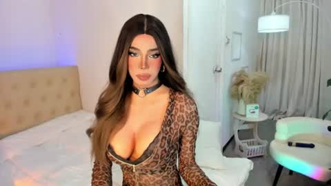 Snapshot of ayoraxxx chatting on June 12, 12:26 pm godess yora online show from June 12, 12:26 pm