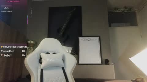 Snapshot of ayreenmoore chatting on April 8, 6:30 pm Ayreen Moore online show from April 8, 6:30 pm