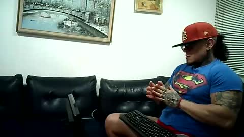 Snapshot of ayrton_naffah2 chatting on April 6, 4:46 am Ayrton naffah2 online show from April 6, 4:46 am