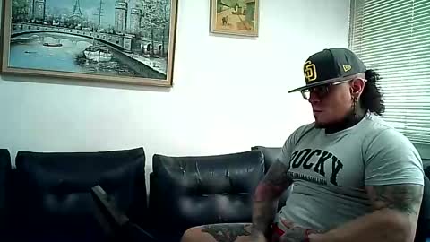 Snapshot of ayrton_naffah2 chatting on April 9, 8:14 pm Ayrton naffah2 online show from April 9, 8:14 pm