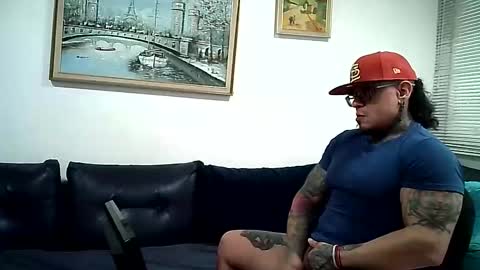 Snapshot of ayrton_naffah2 chatting on April 14, 7:31 pm Ayrton naffah2 online show from April 14, 7:31 pm