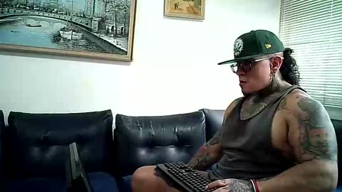 Snapshot of ayrton_naffah2 chatting on May 28, 7:55 pm Ayrton naffah2 online show from May 28, 7:55 pm