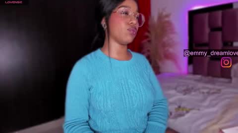 Snapshot of ayselsole chatting on January 2, 12:45 am Emmy online show from January 2, 12:45 am