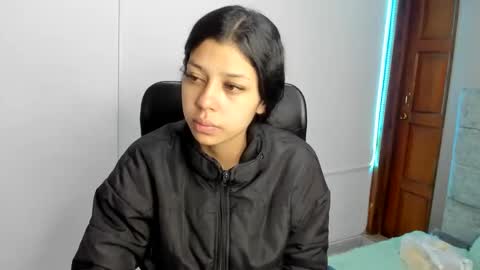 aysha_winxx online show from November 29, 3:20 am