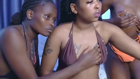 Snapshot of azalea46 chatting on January 12, 6:07 am Azalea online show from January 12, 6:07 am