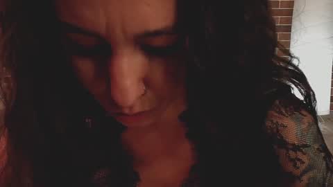 Snapshot of azaliaswallows chatting on December 7, 4:03 pm azaliaswallows online show from December 7, 4:03 pm