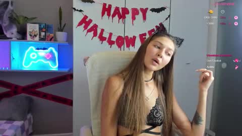 Snapshot of azeliaclark chatting on October 23, 8:29 pm Sofia online show from October 23, 8:29 pm