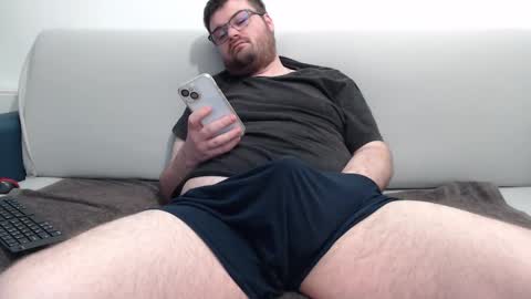 Snapshot of azer912 chatting on February 9, 9:58 am Azer online show from February 9, 9:58 am