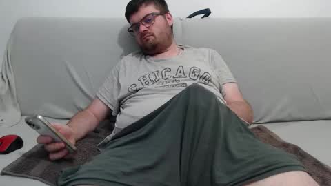 Snapshot of azer912 chatting on September 28, 4:23 pm Azer online show from September 28, 4:23 pm