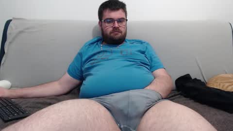 Snapshot of azer912 chatting on November 10, 9:47 pm Azer online show from November 10, 9:47 pm