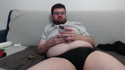 Snapshot of azer912 chatting on November 12, 8:52 pm Azer online show from November 12, 8:52 pm