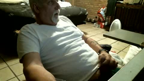 azjohnny online show from August 8, 2:14 am