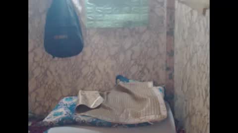 Snapshot of azn_philip chatting on April 4, 9:40 am Philip online show from April 4, 9:40 am