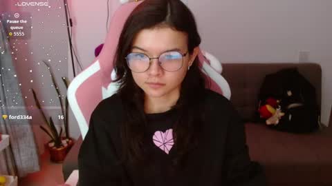 Snapshot of azu_chan chatting on March 14, 2:28 am Azu online show from March 14, 2:28 am