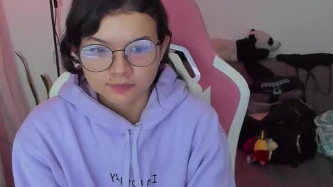 Snapshot of azu_chan chatting on March 19, 12:58 am Azu online show from March 19, 12:58 am