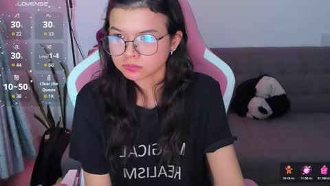 Snapshot of azu_chan chatting on March 26, 12:17 am Azu online show from March 26, 12:17 am