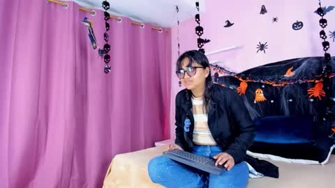Snapshot of azul_moon chatting on October 20, 3:40 am azul_moon online show from October 20, 3:40 am
