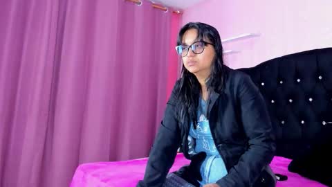 Snapshot of azul_moon chatting on November 24, 3:39 am azul_moon online show from November 24, 3:39 am