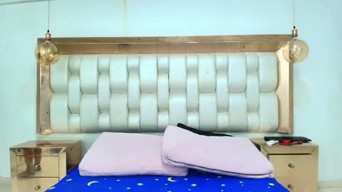 Snapshot of azulmaveric chatting on April 2, 1:42 pm AZUL online show from April 2, 1:42 pm