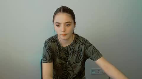 azumi_chan_ online show from September 22, 5:42 am