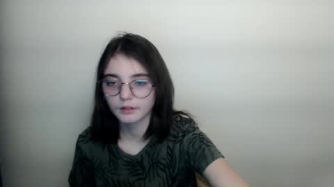 azumi_chan_ online show from February 6, 4:21 pm