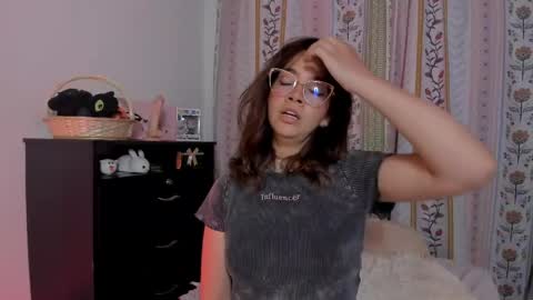 azumi saan online show from May 22, 1:35 am