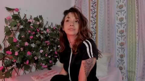 azumi saan online show from July 18, 3:00 am