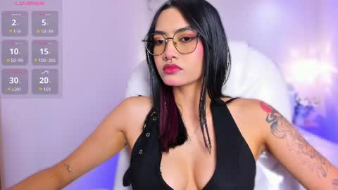 Azura online show from June 11, 8:07 pm