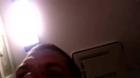 Snapshot of azza42086 chatting on February 23, 2:47 pm azza42086 online show from February 23, 2:47 pm