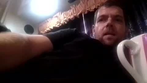 Snapshot of azza42086 chatting on March 13, 2:07 am azza42086 online show from March 13, 2:07 am