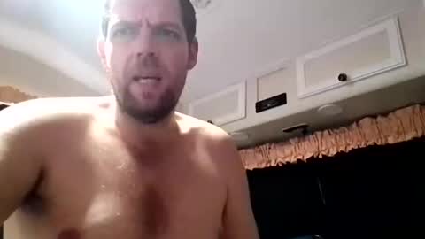 Snapshot of azza42086 chatting on March 17, 4:50 am azza42086 online show from March 17, 4:50 am