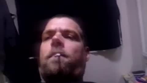 Snapshot of azza42086 chatting on May 16, 9:17 am azza42086 online show from May 16, 9:17 am