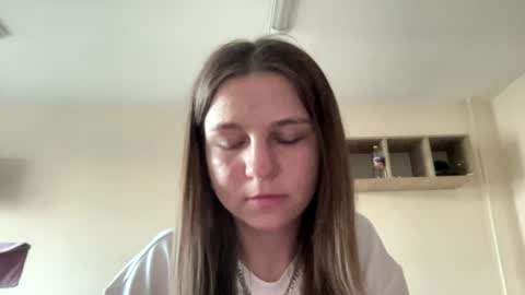 Snapshot of azzieheberly chatting on June 15, 5:26 pm Niki online show from June 15, 5:26 pm