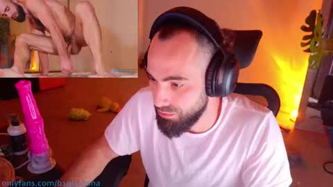 Snapshot of b1gbanana chatting on March 12, 3:57 am b1gbanana online show from March 12, 3:57 am