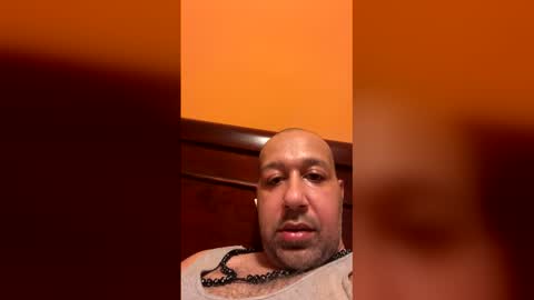 Snapshot of b945061 chatting on March 28, 12:10 am b945061 online show from March 28, 12:10 am