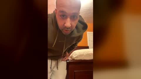 Snapshot of b945061 chatting on March 29, 1:38 am b945061 online show from March 29, 1:38 am