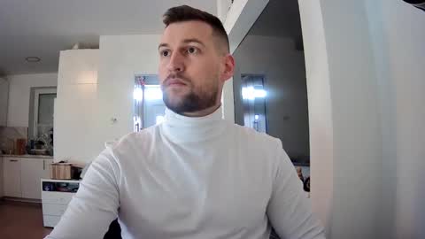 Snapshot of b_marco_ chatting on February 21, 11:55 am b_marco_ online show from February 21, 11:55 am