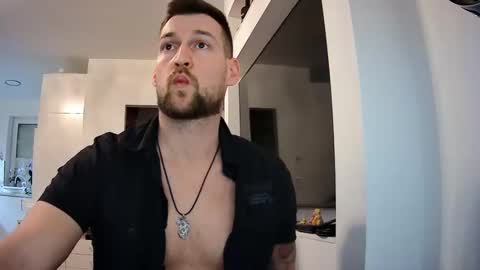 Snapshot of b_marco_ chatting on February 28, 5:15 pm b_marco_ online show from February 28, 5:15 pm